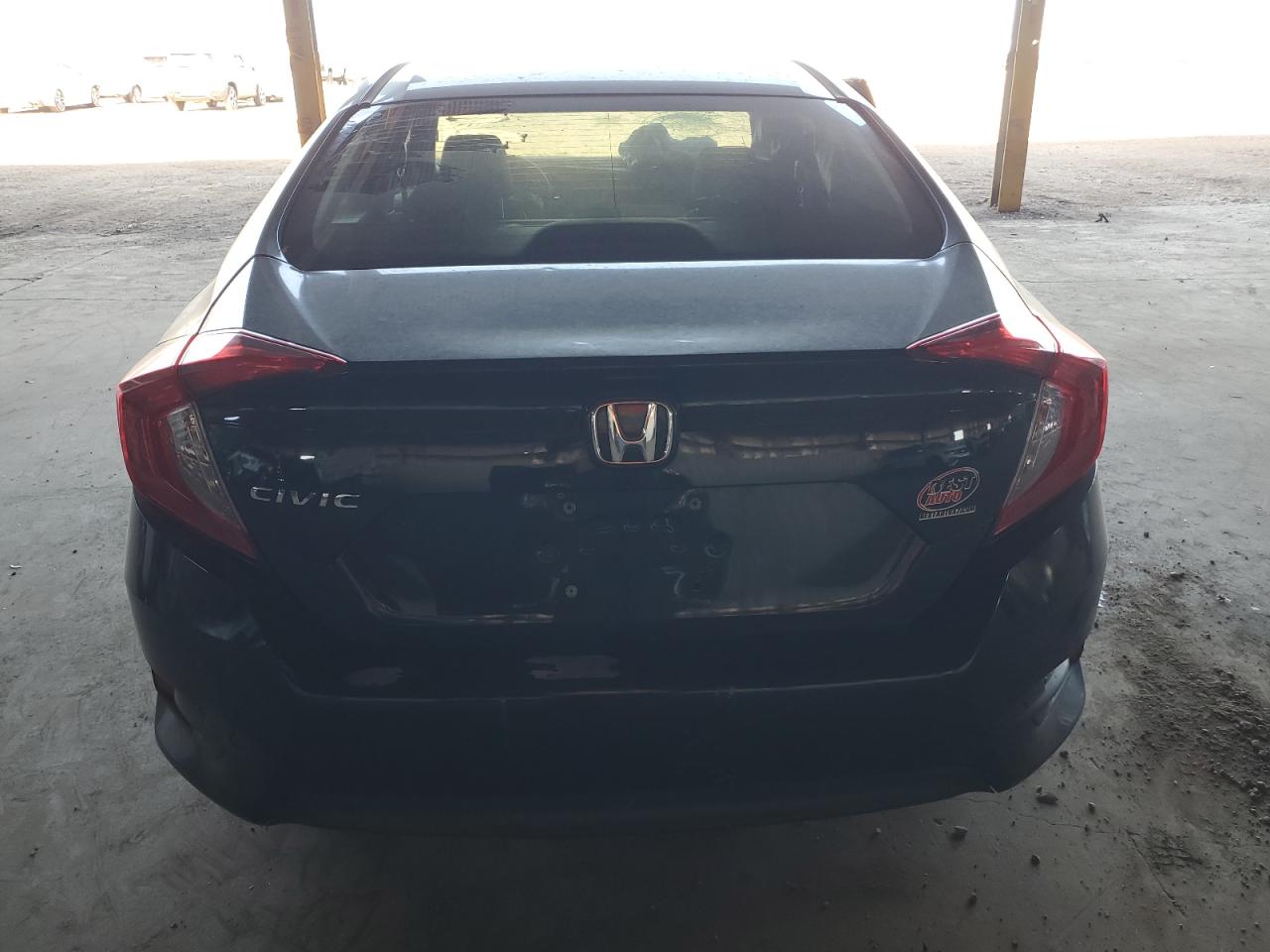 2HGFC2F52JH505049 2018 Honda Civic Lx