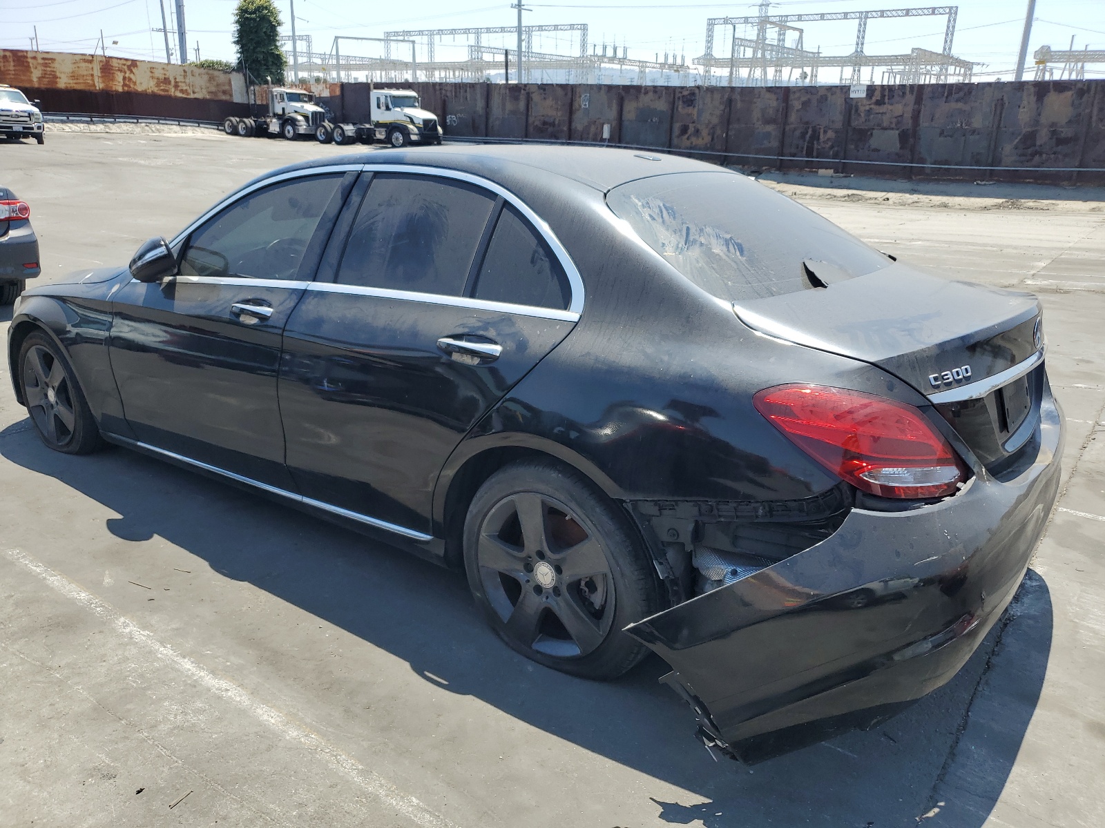 2015 Mercedes-Benz C 300 vin: 55SWF4JB5FU078881