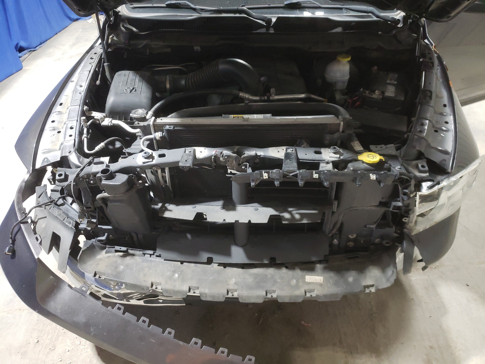 1C6RR7LT3HS647589 2017 Ram 1500 Slt