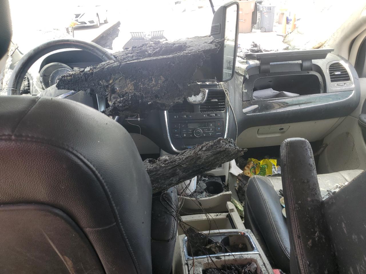 2014 Chrysler Town & Country Touring L VIN: 2C4RC1CG3ER133944 Lot: 59940474