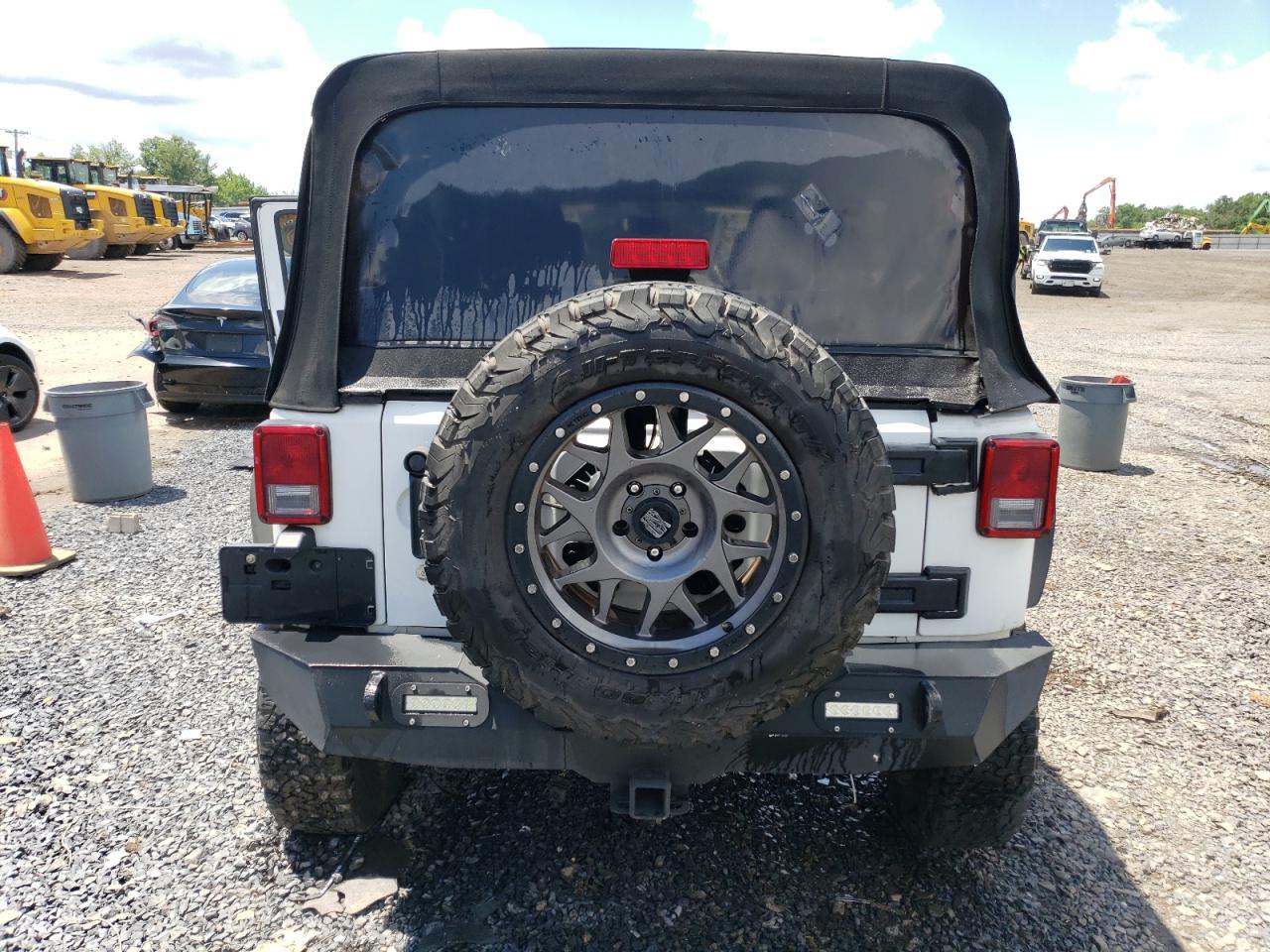 2014 Jeep Wrangler Unlimited Sahara VIN: 1C4BJWEG0EL128646 Lot: 59884384