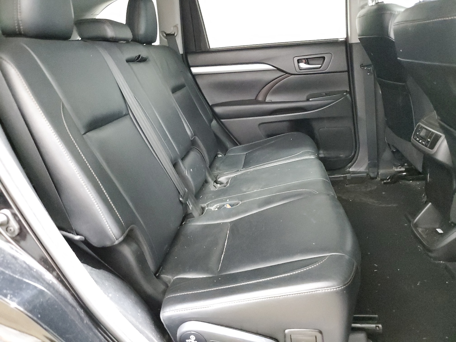 5TDJZRFHXJS876407 2018 Toyota Highlander Se