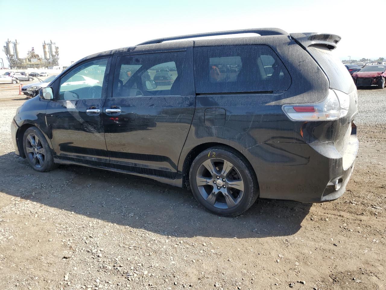 5TDXK3DC8FS603489 2015 TOYOTA SIENNA - Image 2