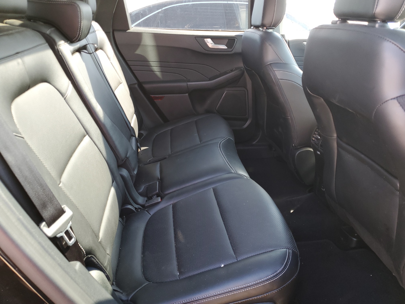 1FMCU9DZ8NUB01247 2022 Ford Escape Titanium