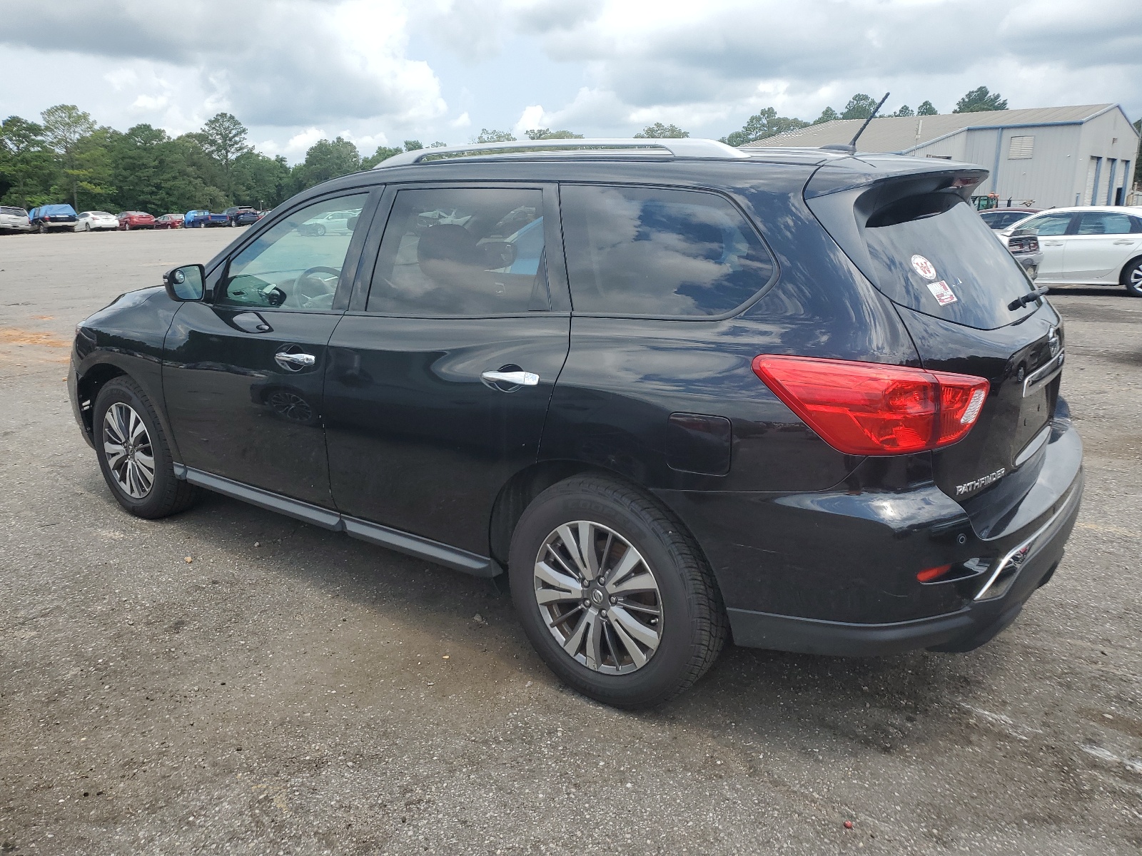 2018 Nissan Pathfinder S vin: 5N1DR2MNXJC622562