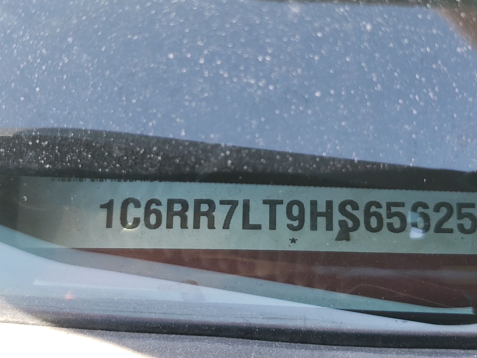 1C6RR7LT9HS656250 2017 Ram 1500 Slt