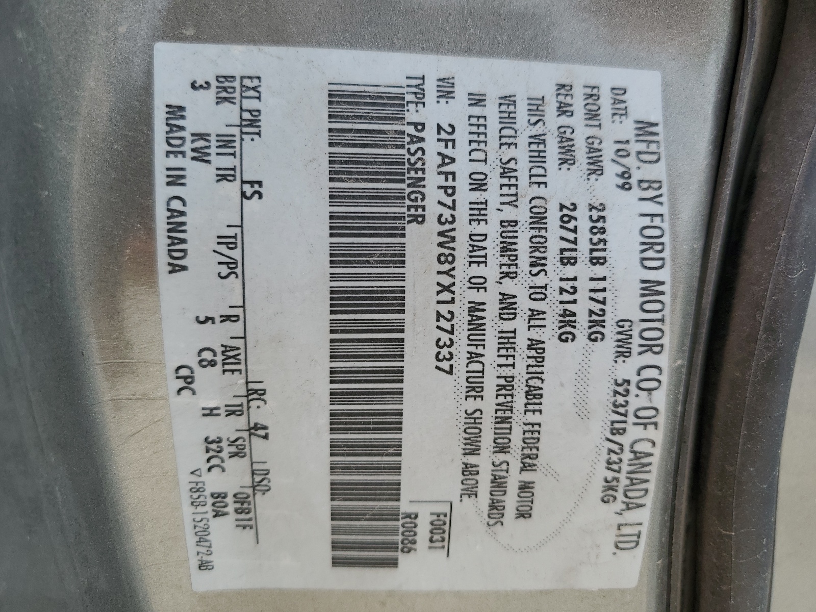 2FAFP73W8YX127337 2000 Ford Crown Victoria