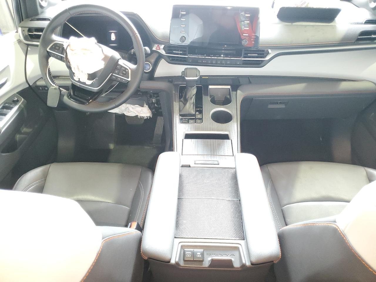 2021 Toyota Sienna - Image 8