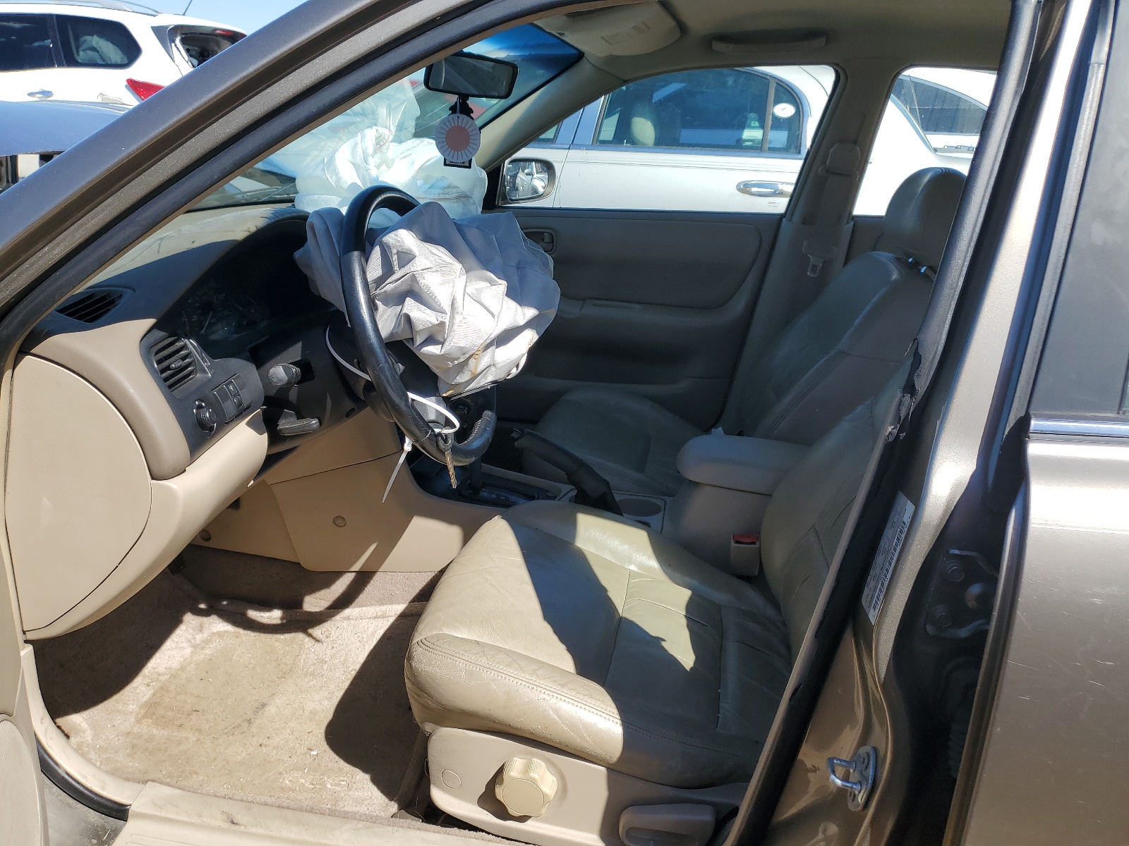 1YVGF22CXW5769305 1998 Mazda 626 Dx