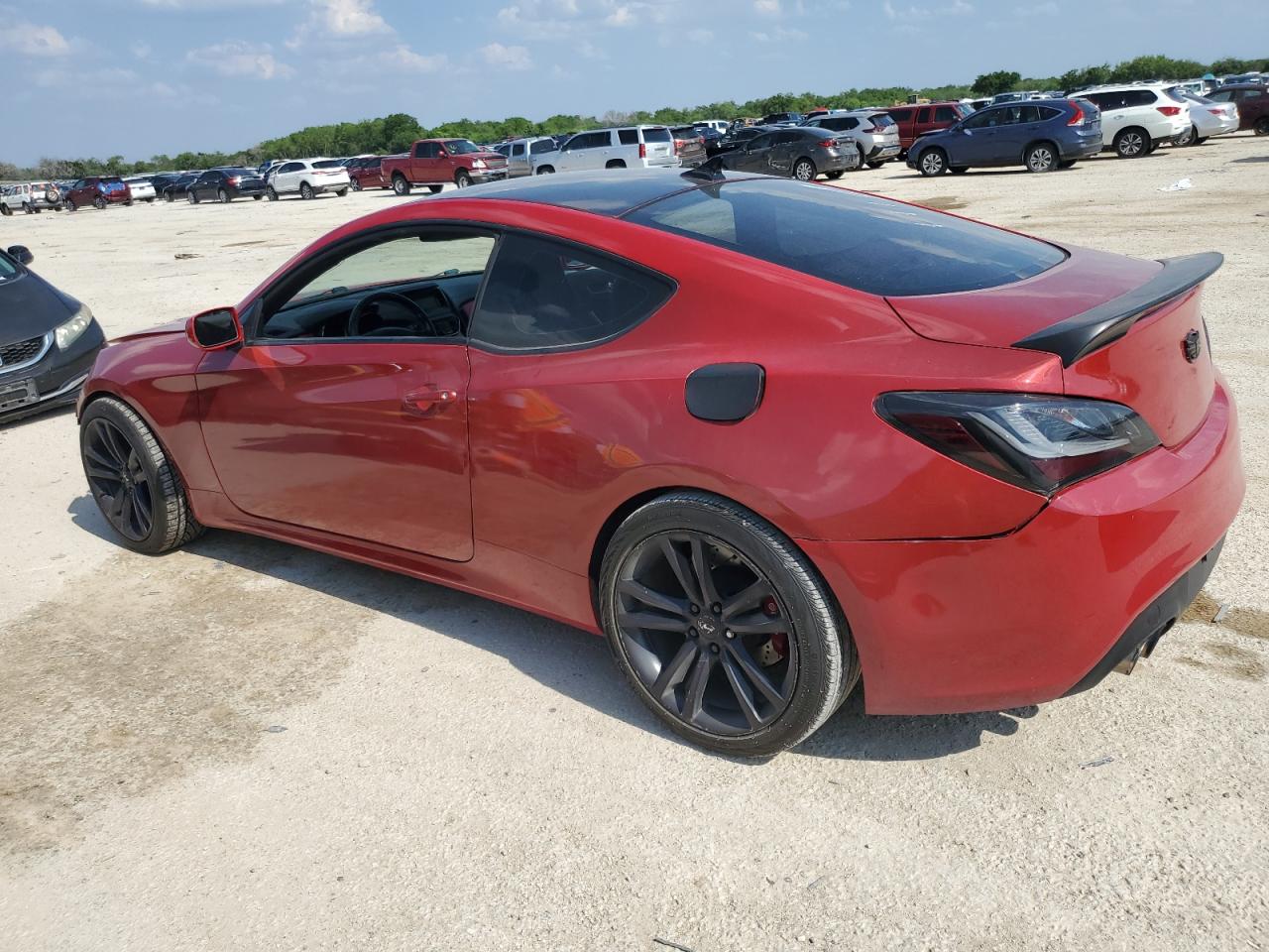 2013 Hyundai Genesis - Image 2