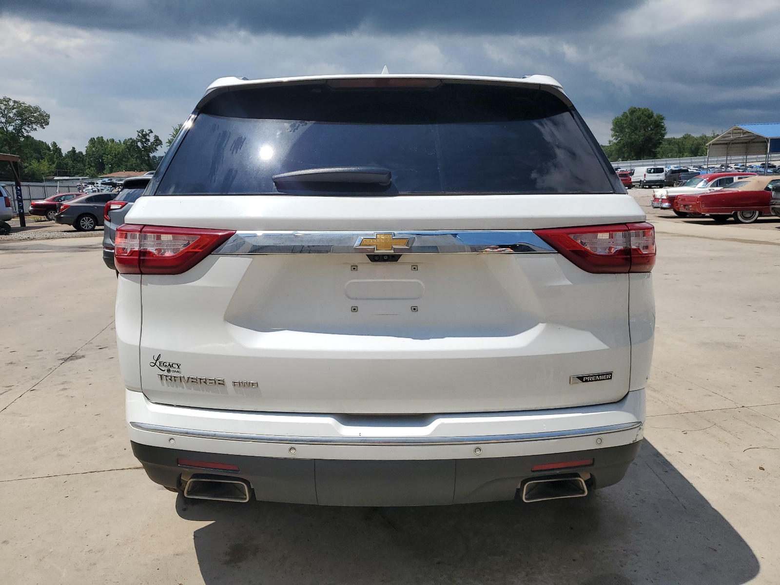 1GNEVJKW1JJ263292 2018 Chevrolet Traverse Premier