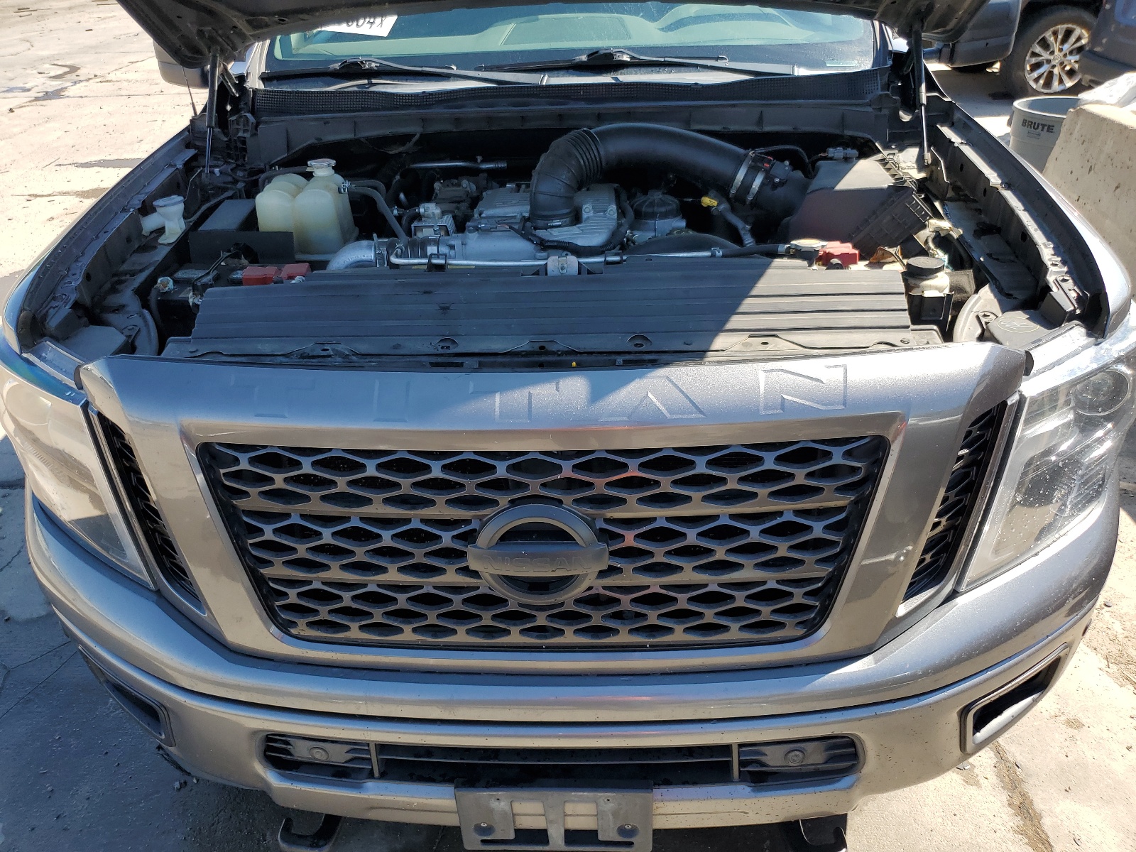 1N6BA1F49JN542379 2018 Nissan Titan Xd Sl