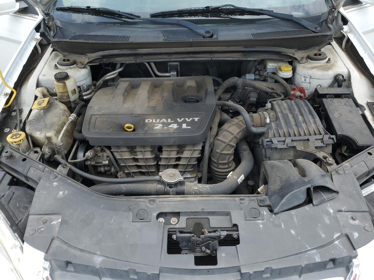 2012 Chrysler 200 - Image 11