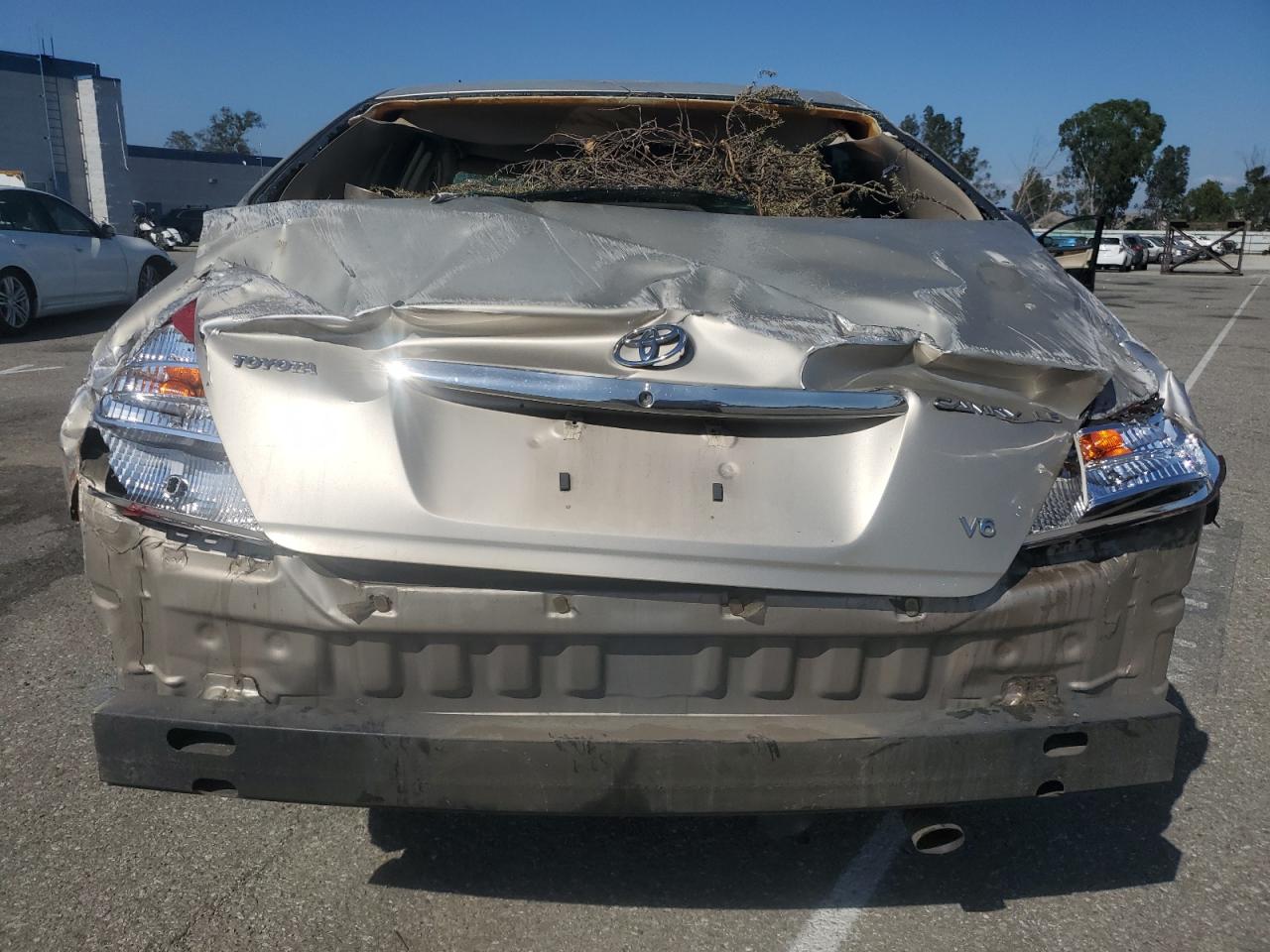 2004 Toyota Camry Le VIN: 4T1BF32K54U574384 Lot: 60956694