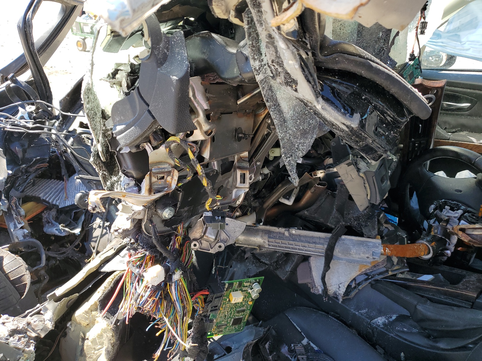 WBAVC93598K042768 2008 BMW 328 Xi