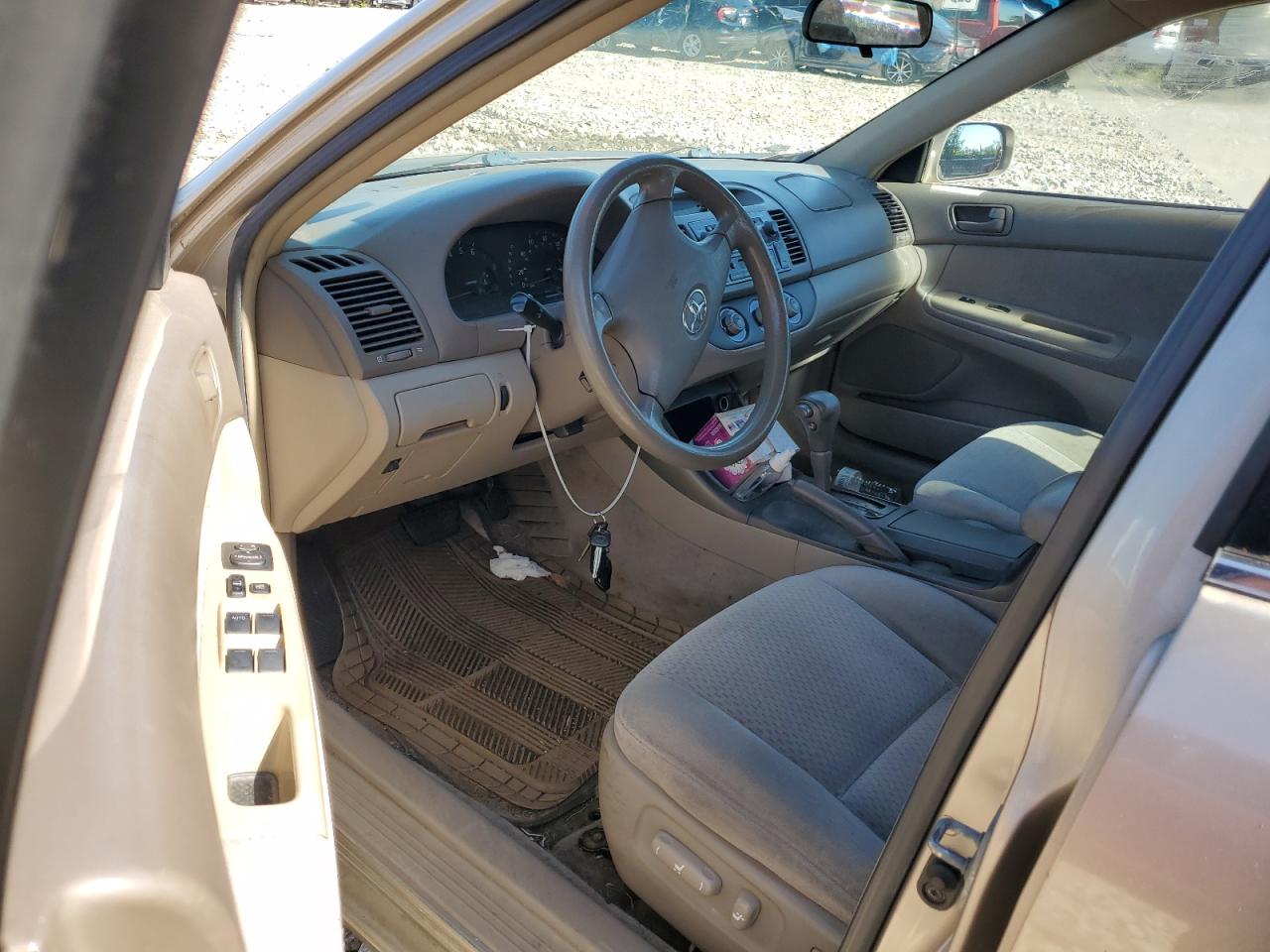 2004 Toyota Camry Le VIN: 4T1BE32K24U261828 Lot: 58518704