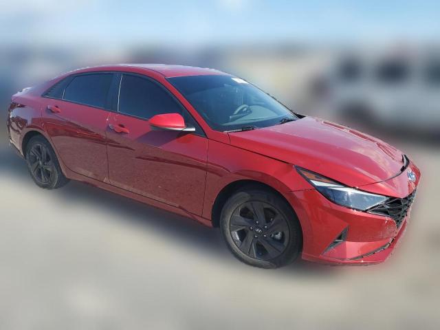  HYUNDAI ELANTRA 2021 Красный