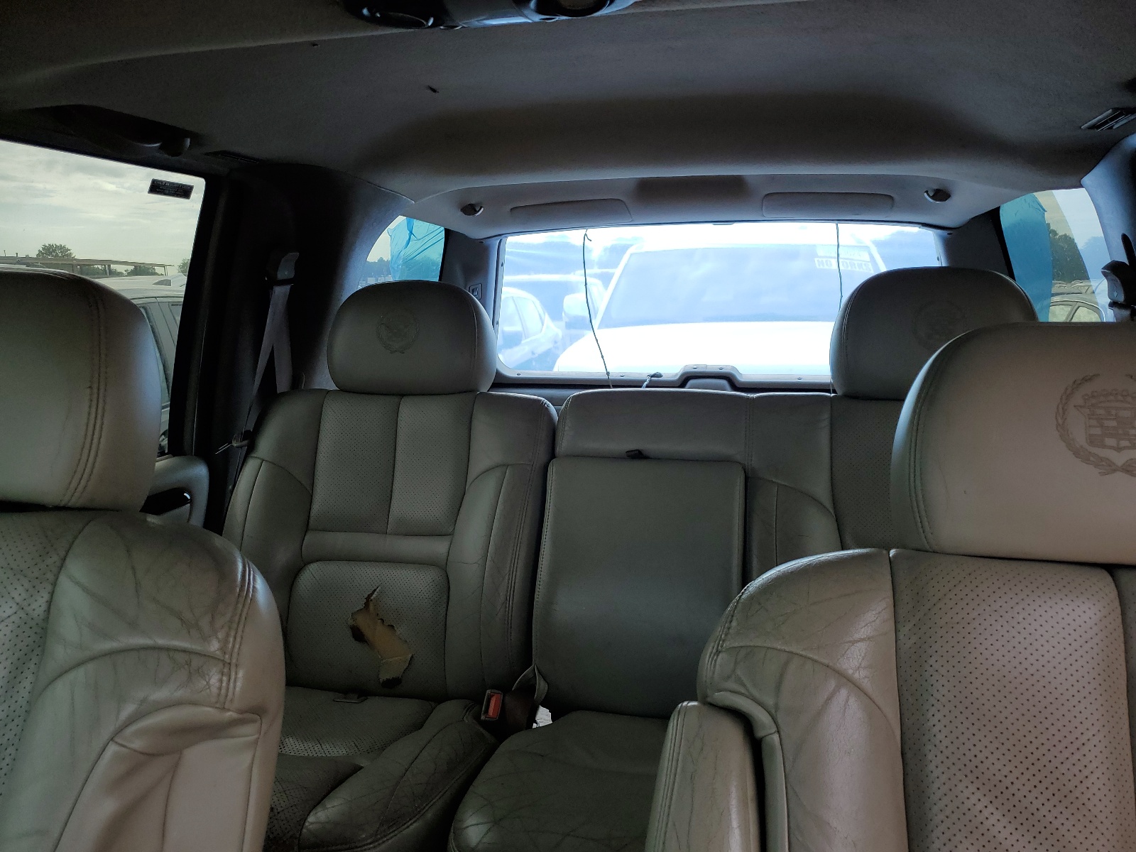 1GYEK63R0YR201007 2000 Cadillac Escalade Luxury