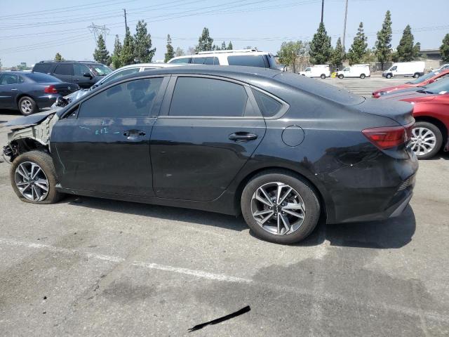 3KPF24AD8PE583013 Kia Forte LX 2