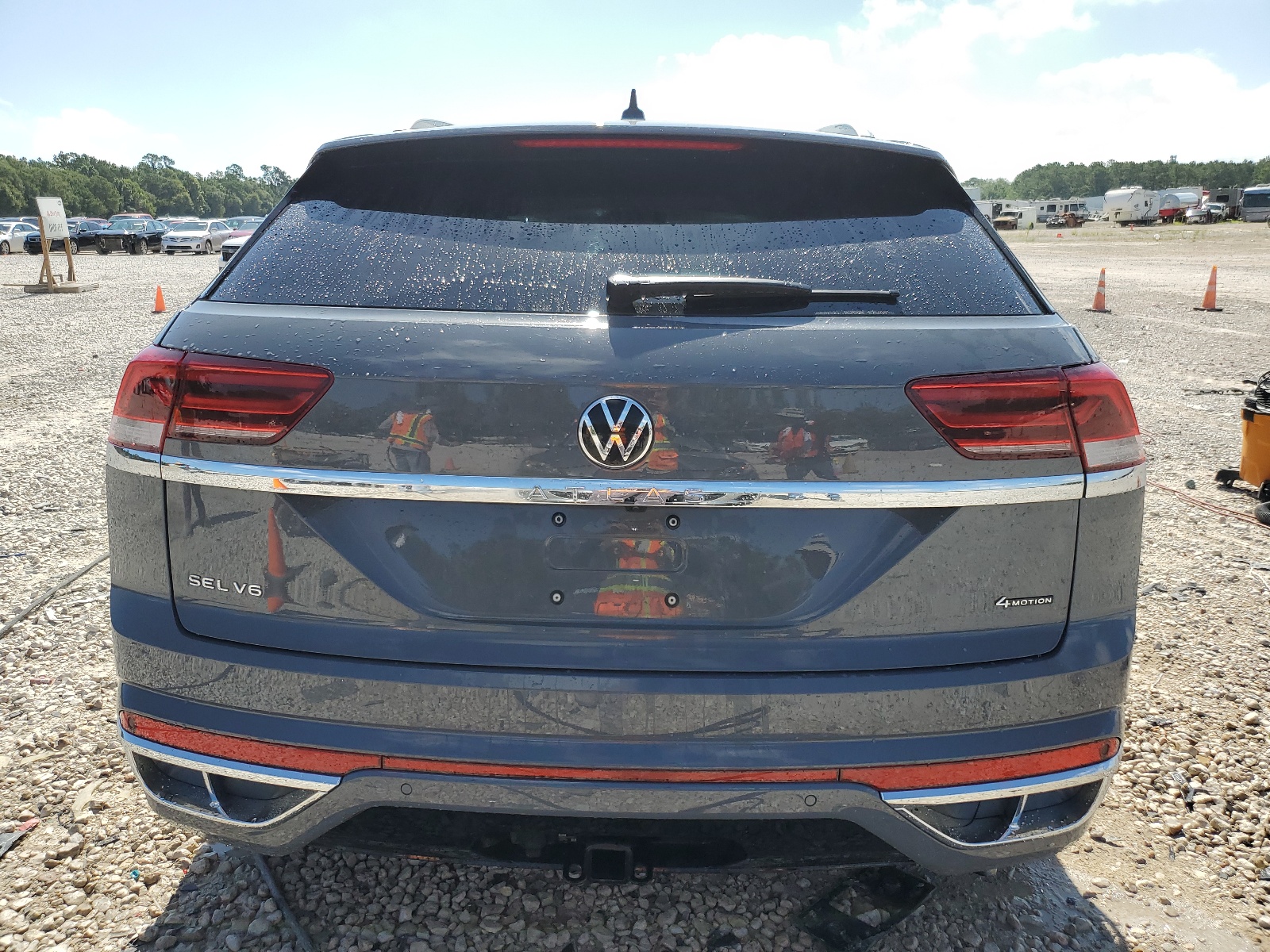 1V2FE2CA4PC215352 2023 Volkswagen Atlas Cross Sport Sel Premium R-Line