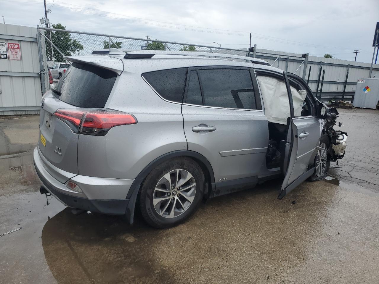 2017 Toyota Rav4 Hv Le VIN: JTMRJREV9HD078228 Lot: 60326894