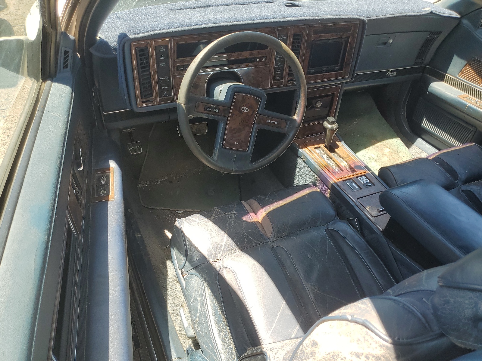 1G4EZ11C0KU403039 1989 Buick Riviera