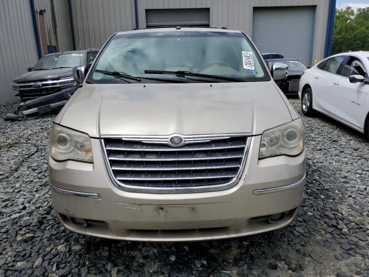 2008 Chrysler Town & Country Limited VIN: 2A8HR64X98R149388 Lot: 56128374