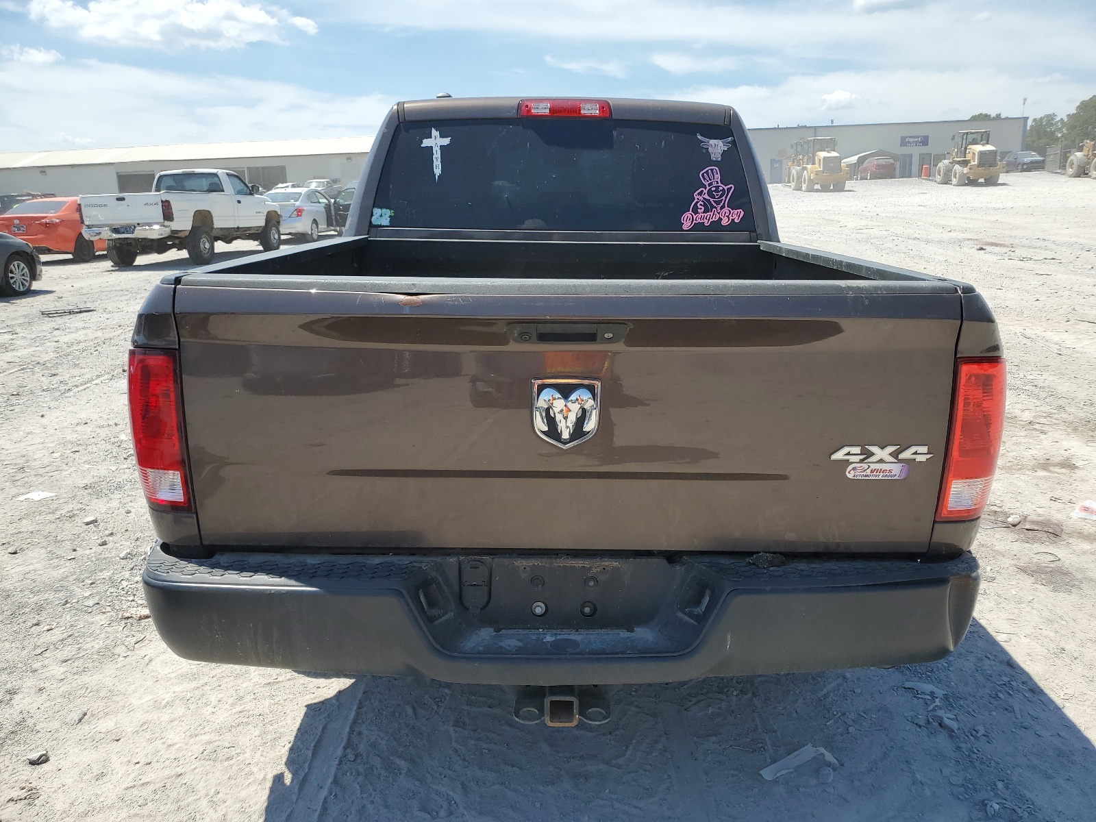 1C6RR7KT3JS300576 2018 Ram 1500 St