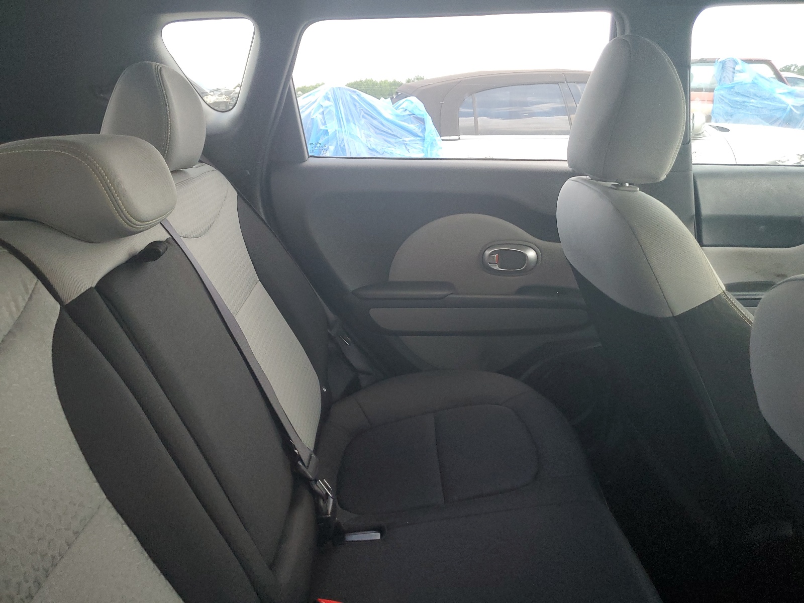 KNDJP3A57G7239977 2016 Kia Soul +