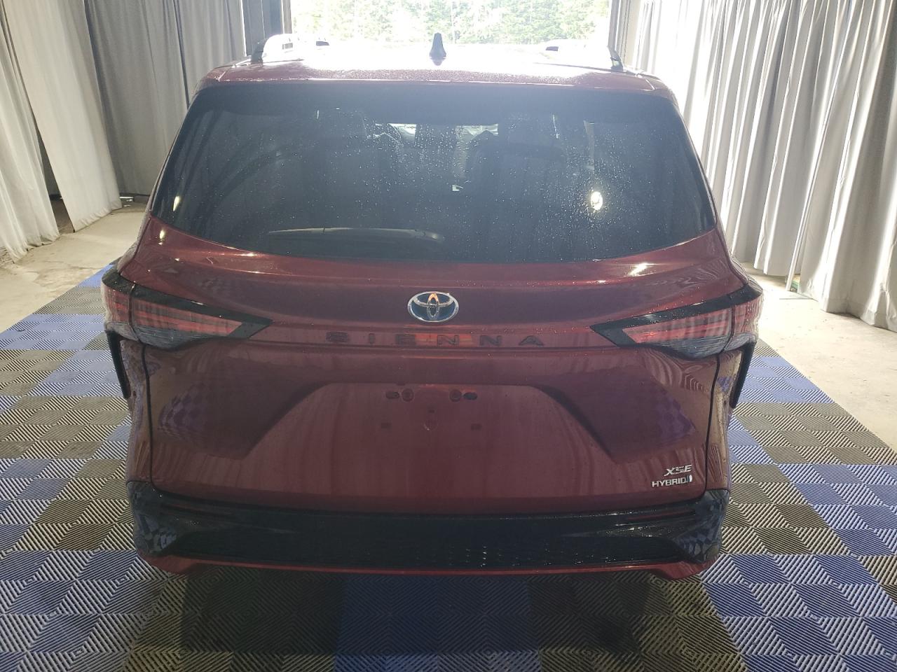 2021 Toyota Sienna - Image 6