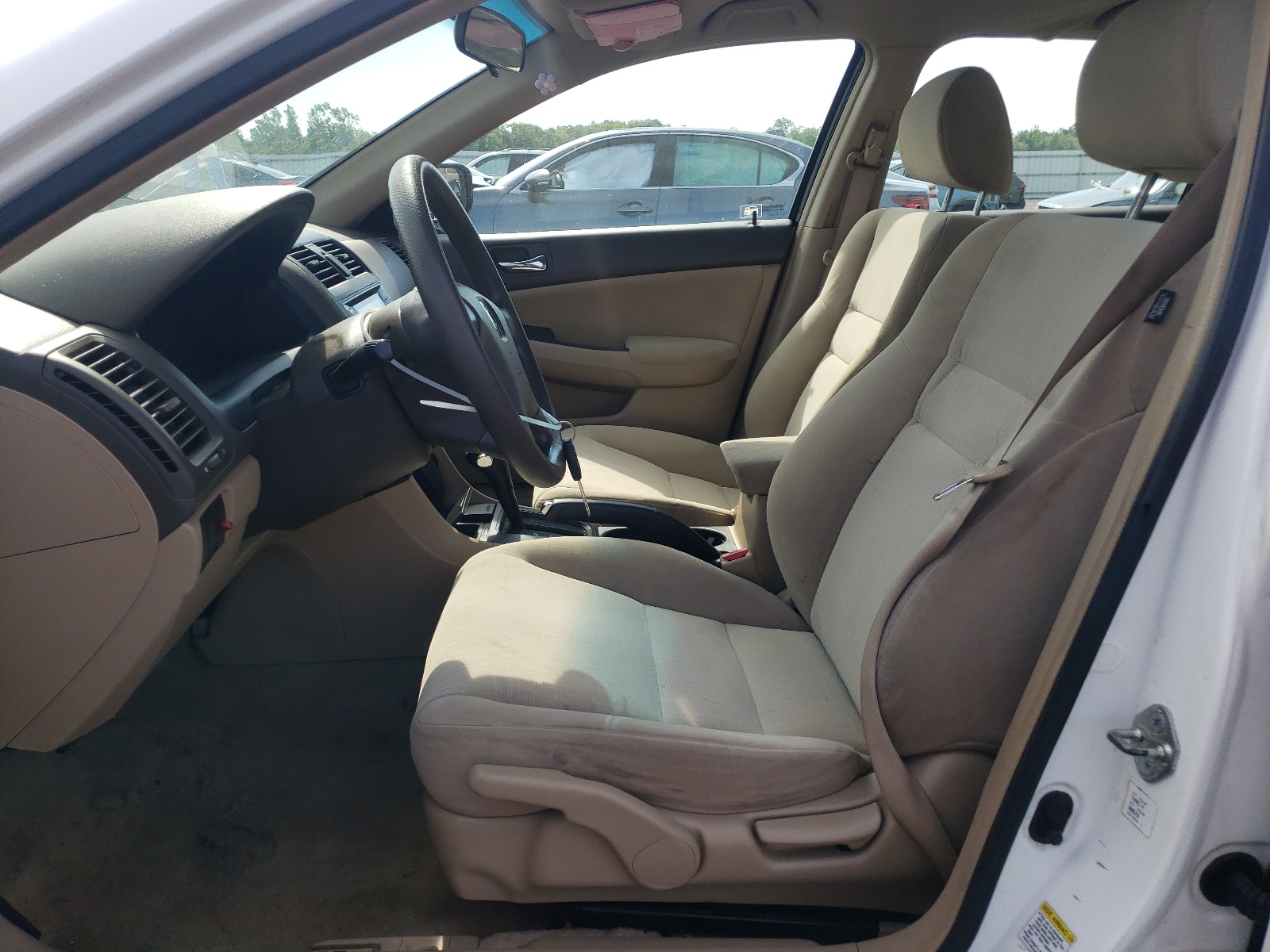 1HGCM56425A117140 2005 Honda Accord Lx