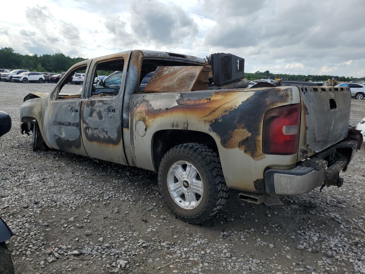 2011 Chevrolet Silverado - Image 2