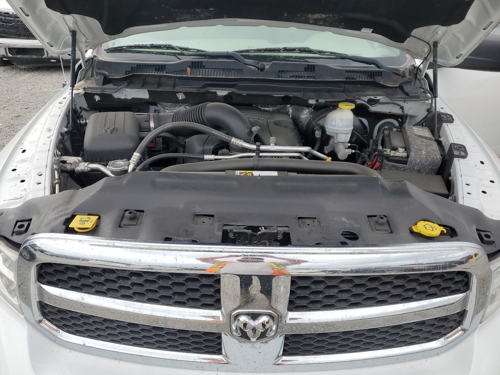 3C6RR7LT8KG630155 2019 Ram 1500 Classic Slt