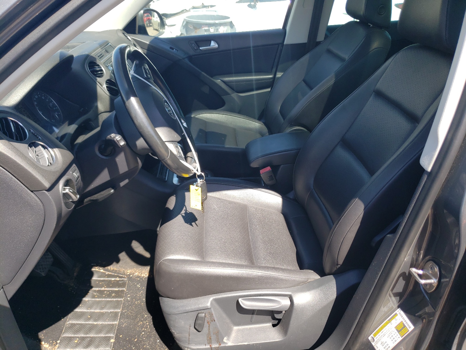 WVGBV7AX2DW004127 2013 Volkswagen Tiguan S