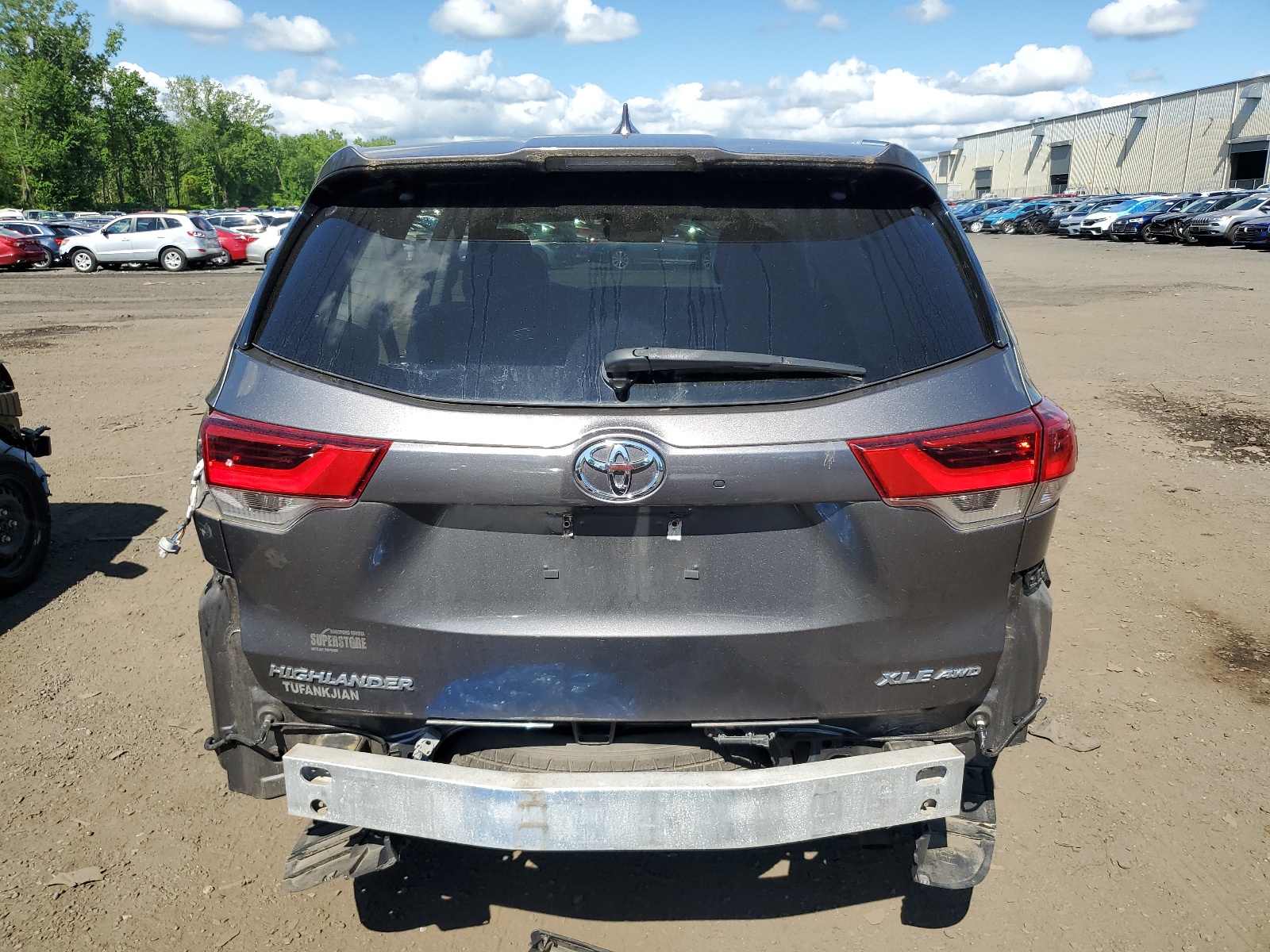 5TDJZRFHXHS357044 2017 Toyota Highlander Se
