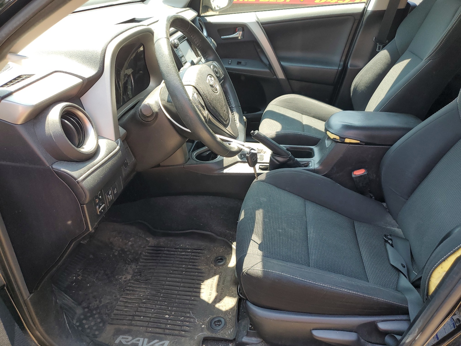 2T3RFREV5HW640887 2017 Toyota Rav4 Xle