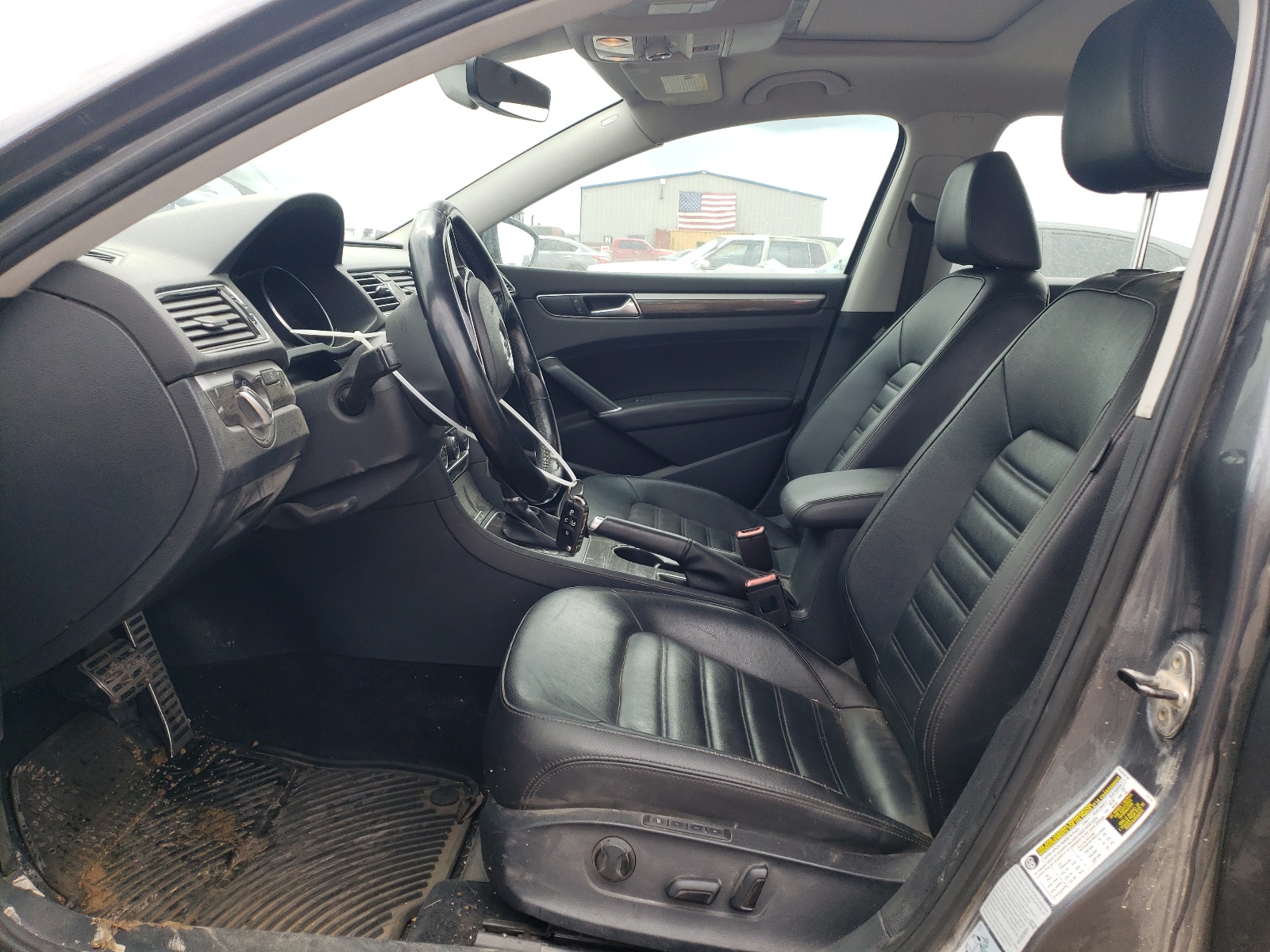 1VWCT7A33HC066717 2017 Volkswagen Passat Sel Premium