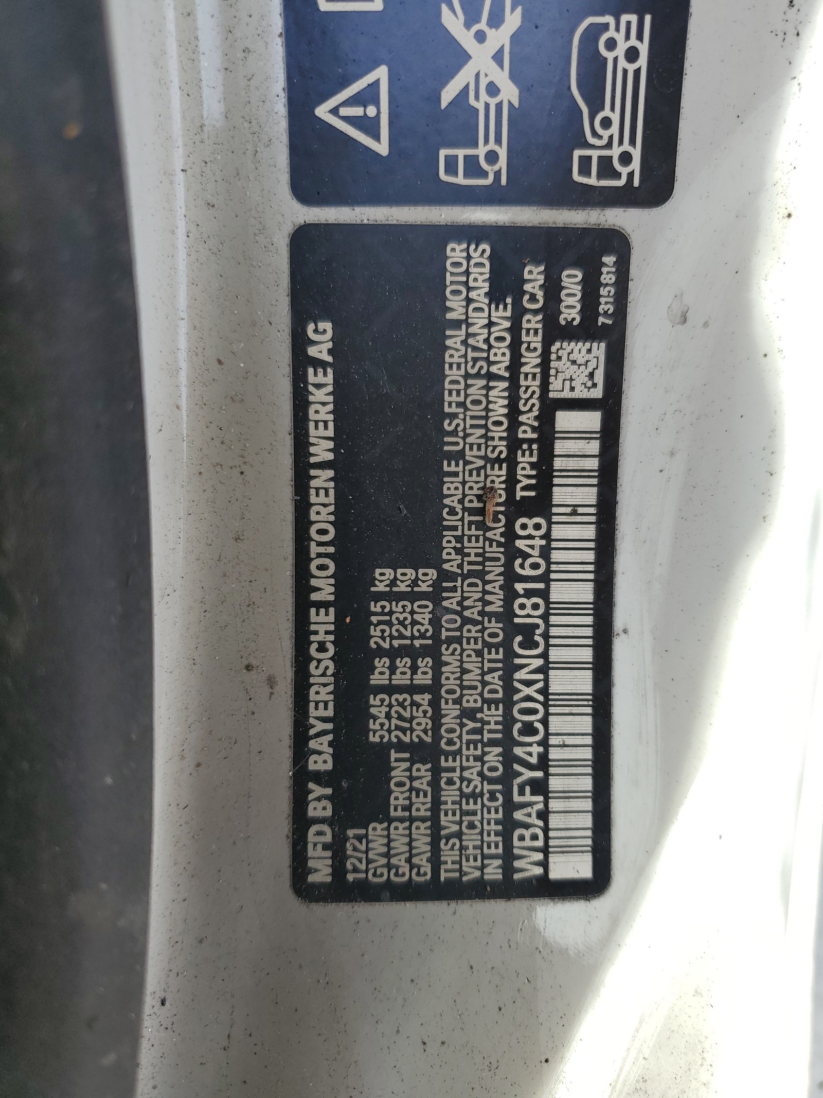 WBAFY4C0XNCJ81648 2022 BMW M850Xi