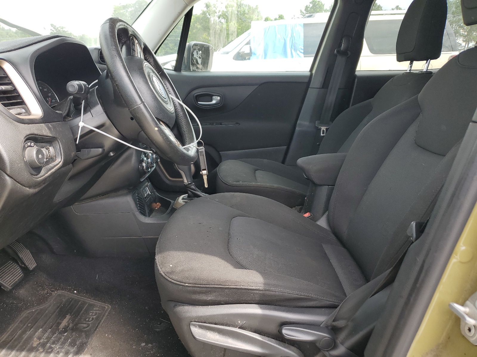 ZACCJABT1FPB98629 2015 Jeep Renegade Latitude