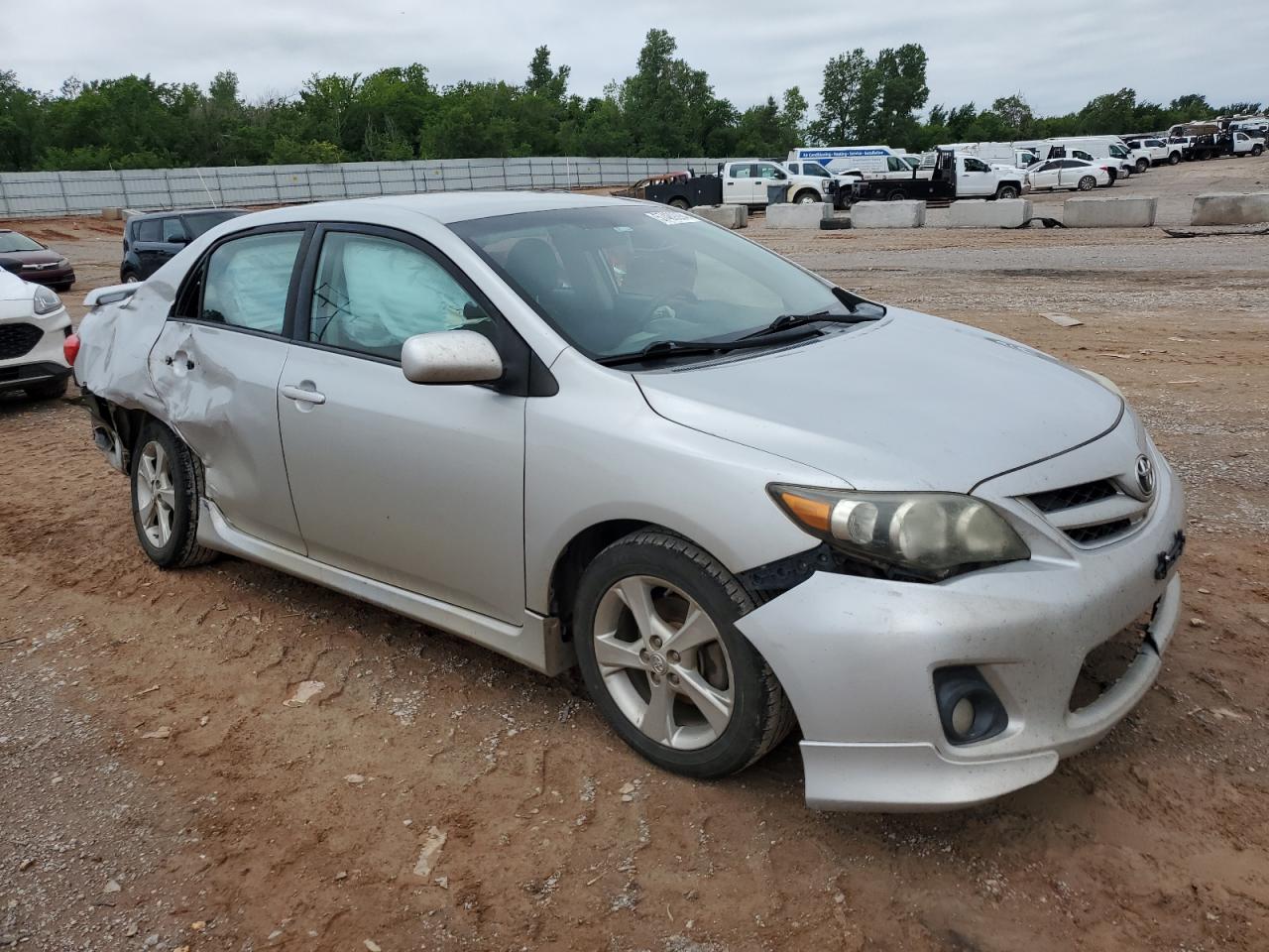 VIN 5YFBU4EE1DP142524 2013 TOYOTA COROLLA no.4