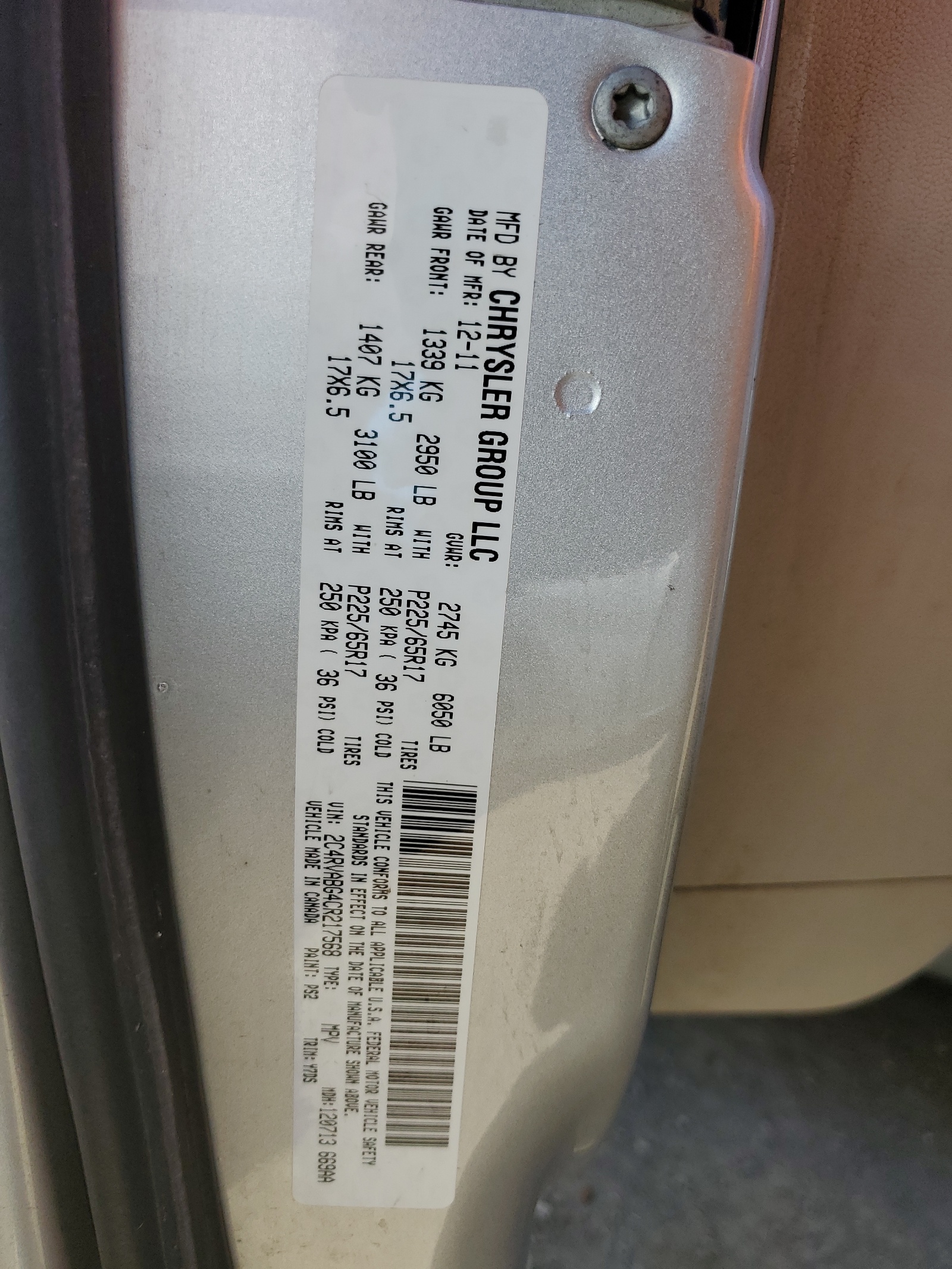 2C4RVABG4CR217568 2012 Volkswagen Routan Se