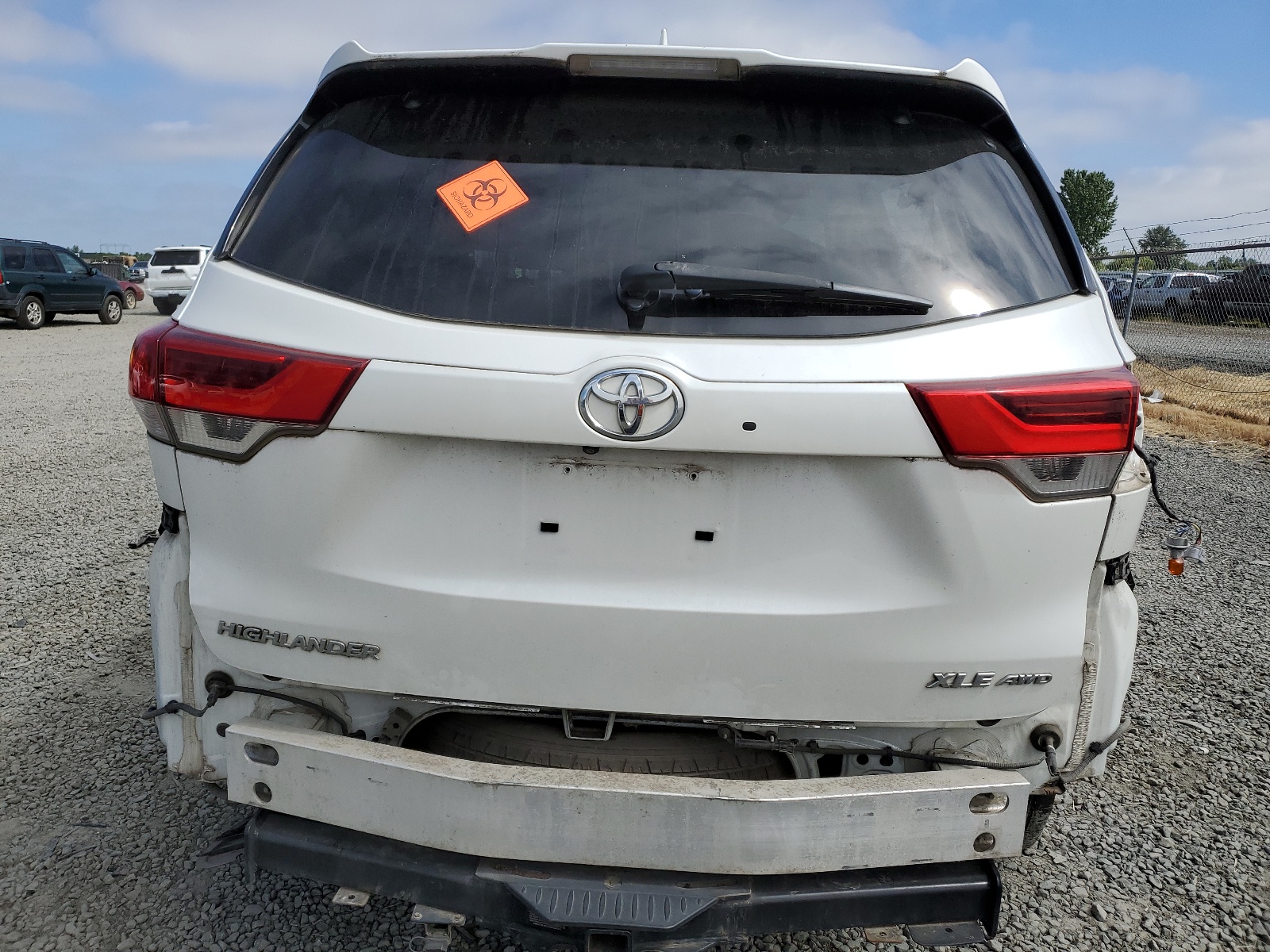 5TDJZRFH2JS817853 2018 Toyota Highlander Se