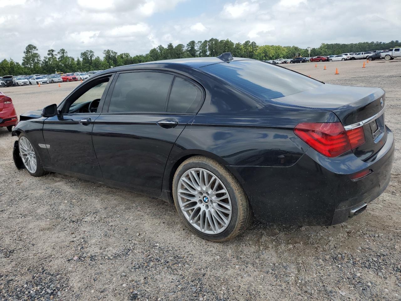 VIN WBAYE8C56DD132153 2013 BMW 7 SERIES no.2