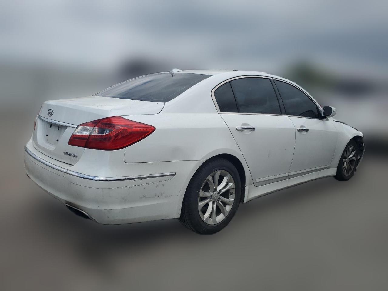 2013 Hyundai Genesis 3.8L VIN: KMHGC4DD9DU217194 Lot: 59897204