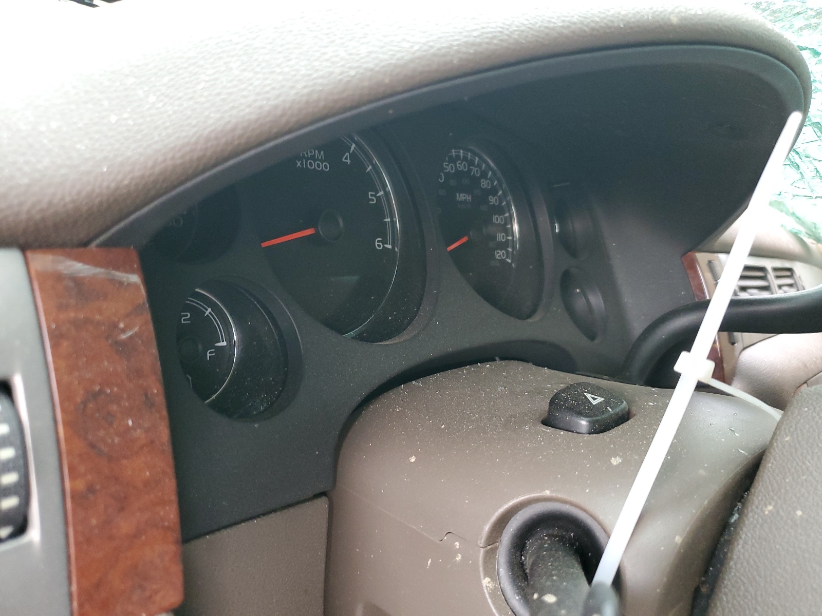 1GNSCBE07BR137379 2011 Chevrolet Tahoe C1500 Lt