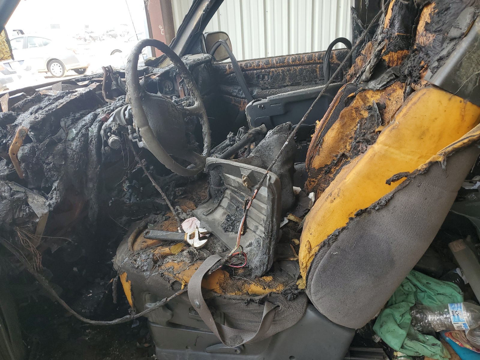 1GTHC29UX1E148902 2001 GMC Sierra C2500 Heavy Duty