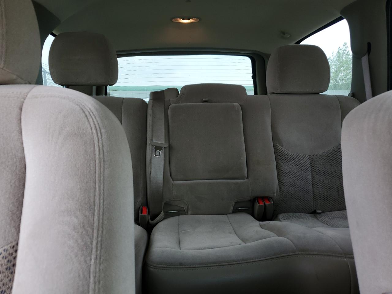 2005 Chevrolet Tahoe C1500 VIN: 1GNEC13T85J241256 Lot: 57392754