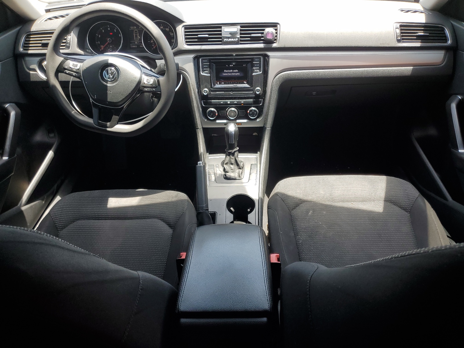 1VWAA7A39JC019680 2018 Volkswagen Passat S