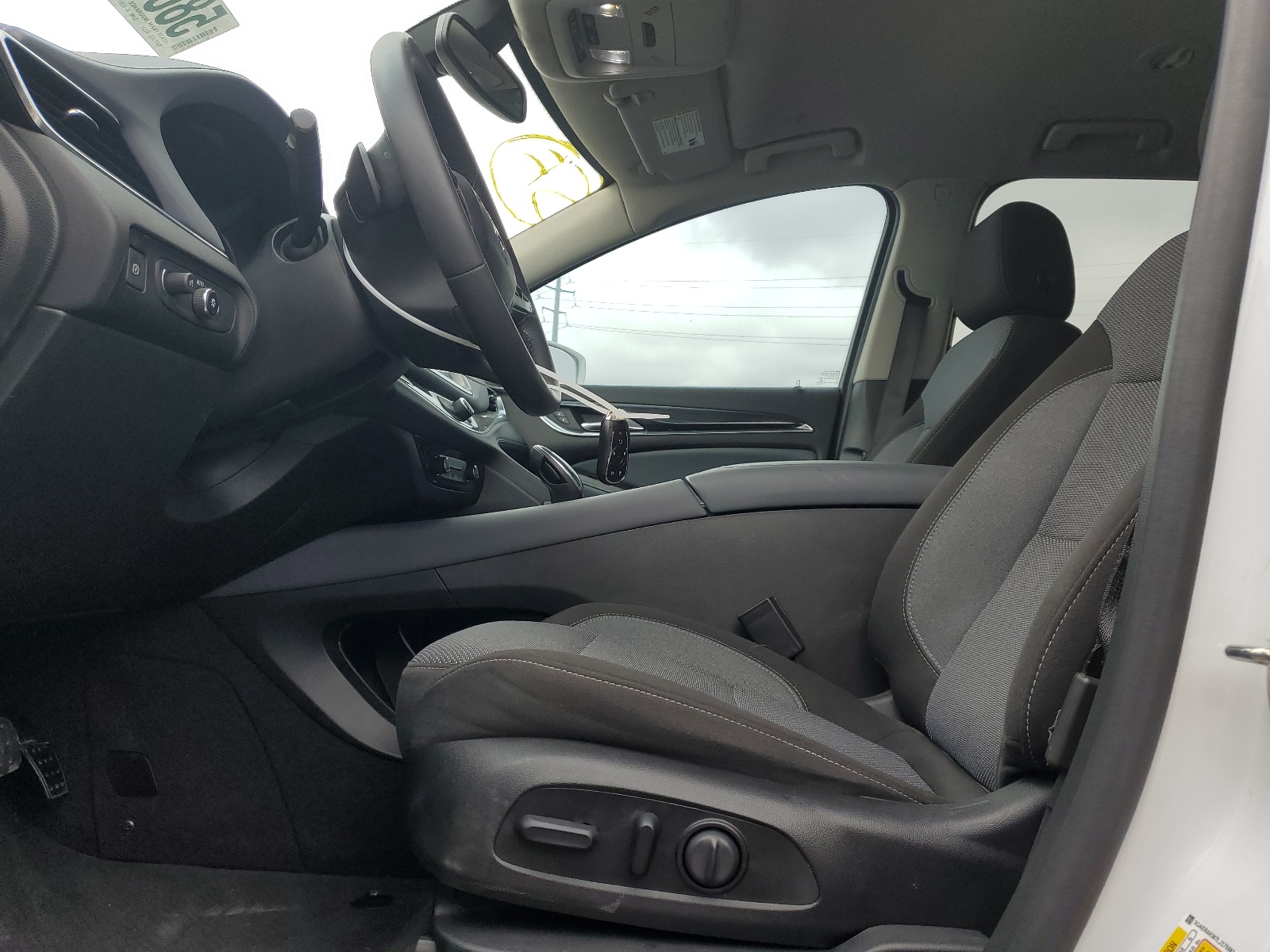 5GAERAKW7LJ175591 2020 Buick Enclave Preferred