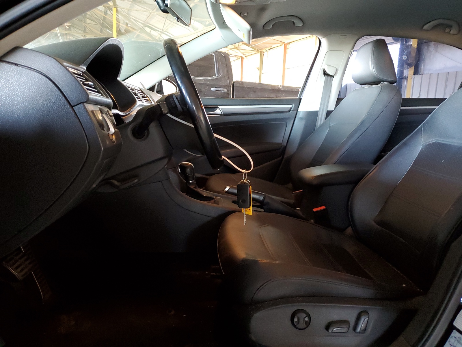 1VWDT7A33HC025878 2017 Volkswagen Passat R-Line